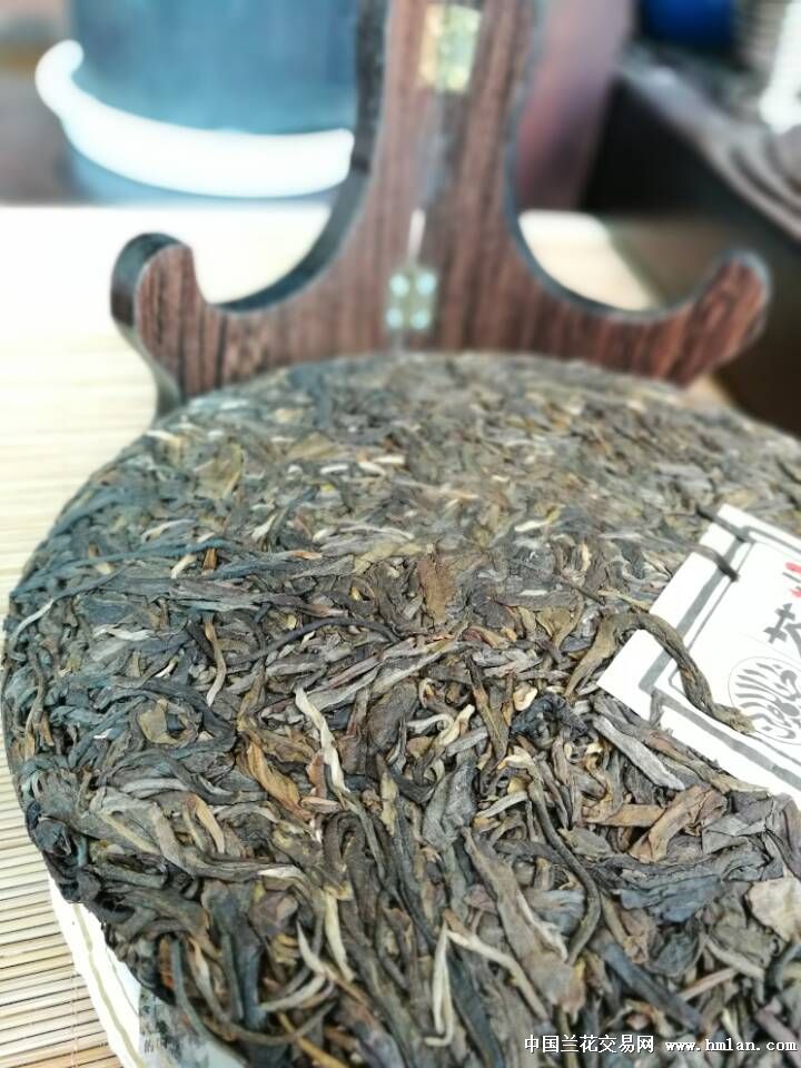 2006年双江勐库大雪山野生茶，古茶与千年树茶饼，双江勐库茶叶有限责任公司