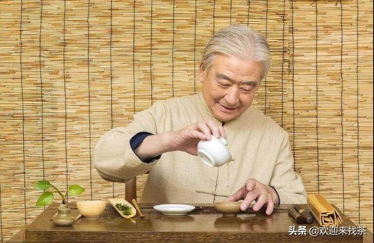 老年人饮茶的适宜品种及其健益处：一份全面的指南