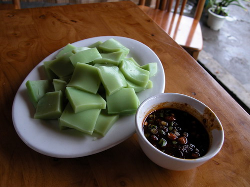 贵州旅游翡翠购物骗局装傻房间：揭秘真相与防范