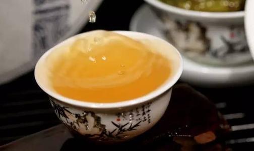 普洱茶的饱腹感：喝普洱茶为何会让人觉得饿？解析普洱茶对食欲的影响及原因