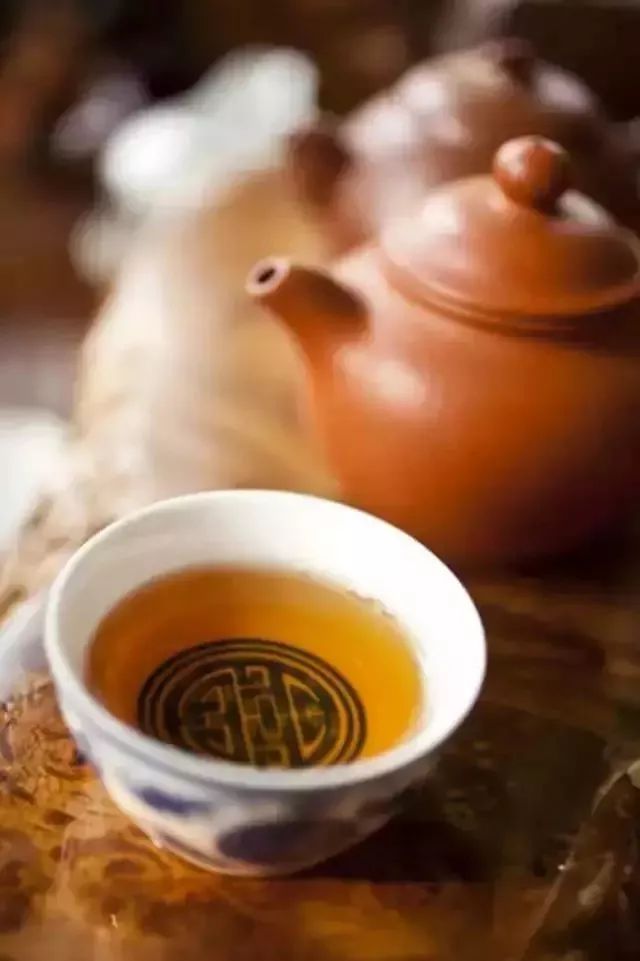 寻找泡普洱茶的完美组合：找到适合的茶叶、场所与茶