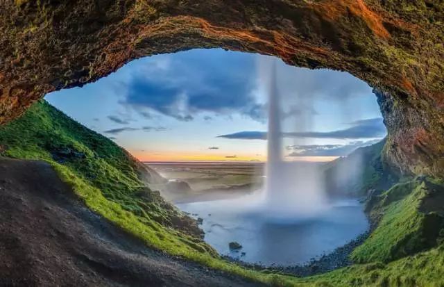 探索生普老班章、冰岛文化与自然奇观的完整之旅：旅行指南与景点推荐