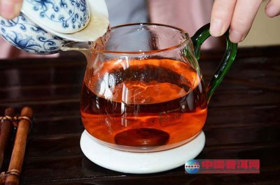 红茶品鉴：如何正确泡制才能展现其醇厚口感？