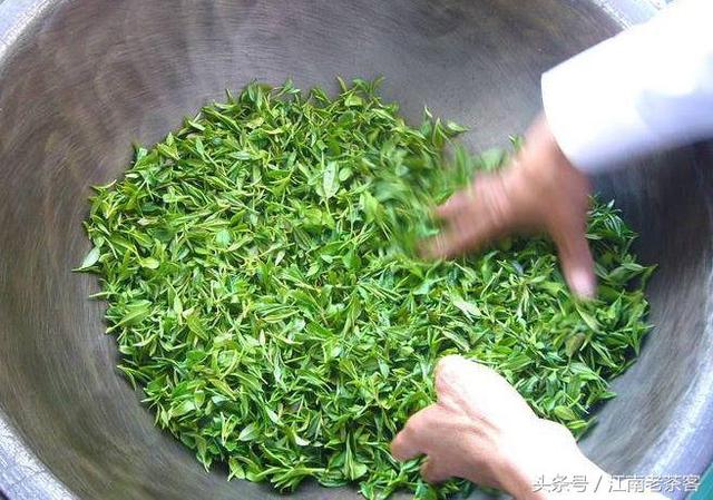 普洱茶渣碎叶问题：正常吗？有什么影响？如何食用？