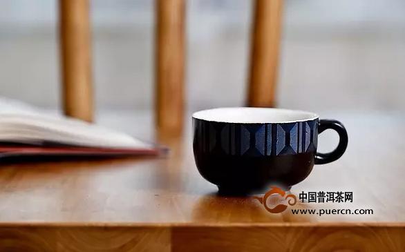 如何存普洱茶以防止潮湿？请提供全面解决方案