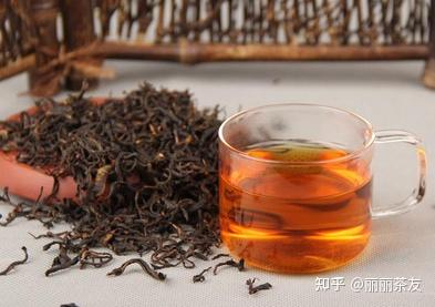 湘益茯茶：红茶还是黄茶？了解这两种茶叶的区别与特点