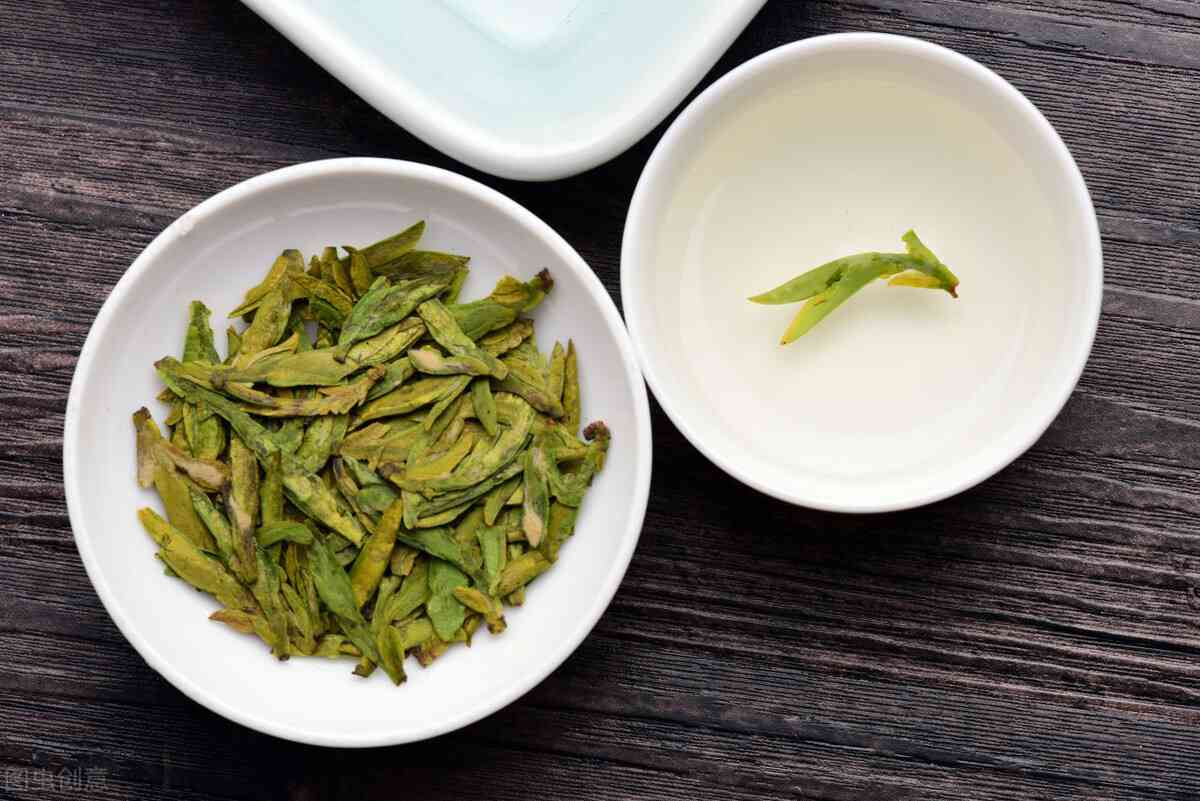 龙井茶与普洱茶：高端茶叶之争，哪个更胜一筹？