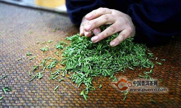 绿茶中的翡翠：深度解析松针绿茶的种类、特点与饮用方法