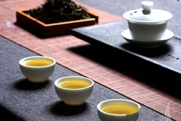 从选茶到泡茶：一份全面的普洱茶泡法指南，让你轻松掌握普洱茶的品鉴技巧