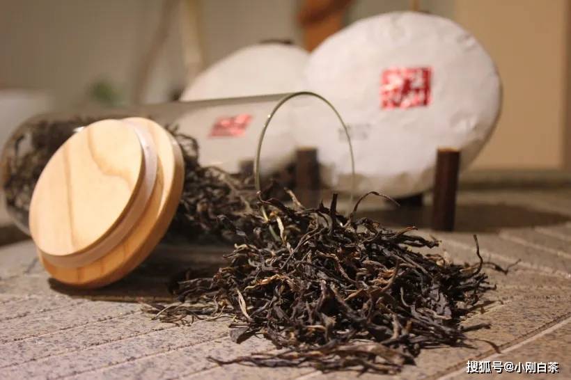 探索粗散末饼茶：茶叶种类与制作工艺的奥秘