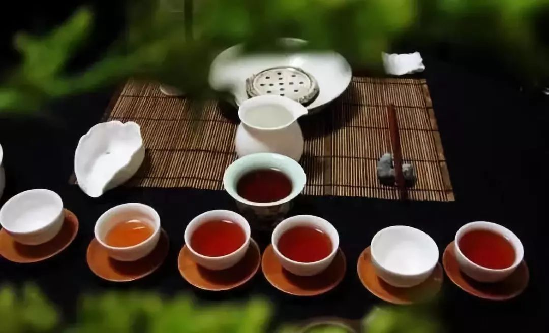 新普洱茶与饮食时间的科学之谜：饭后多久才能享用这一醒目乌龙？