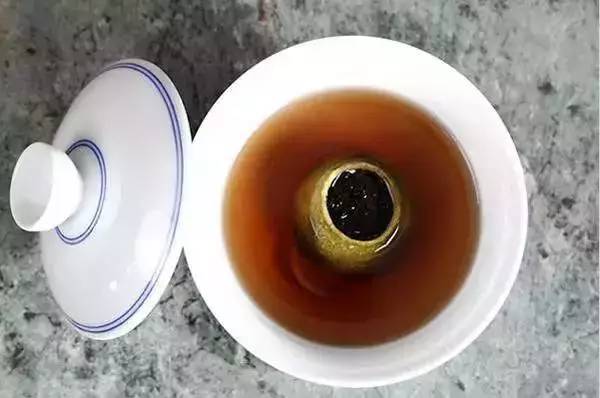 小青柑普洱茶熟茶的全面功效与作用：解渴生津、助消化、降脂减肥、抗衰老等