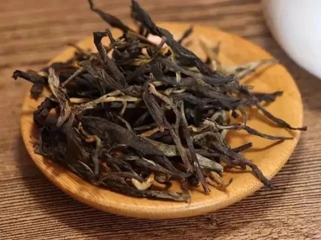 古树普洱生茶：红茶还是绿茶？口感如何？