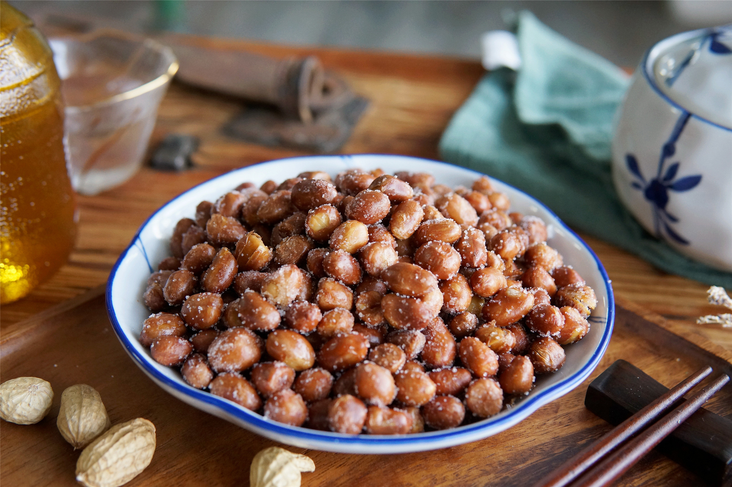 普洱茶饼上的白点：发霉迹象还是独特风味？