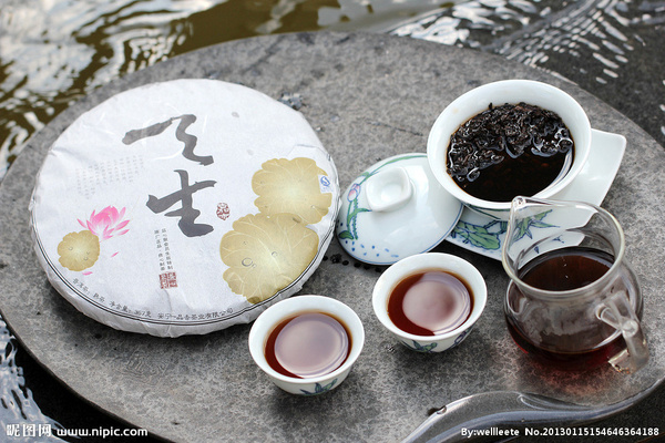 喝了普洱茶后可以吃莓吗？普洱茶与莓的相互作用及注意事项