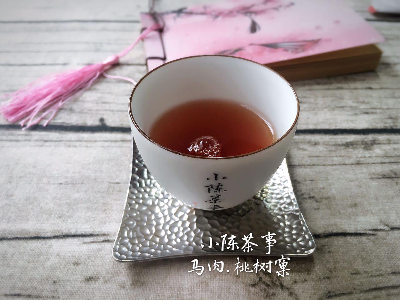 普洱茶香气的深层含义与影响：探索茶香背后的科学原理和品饮技巧