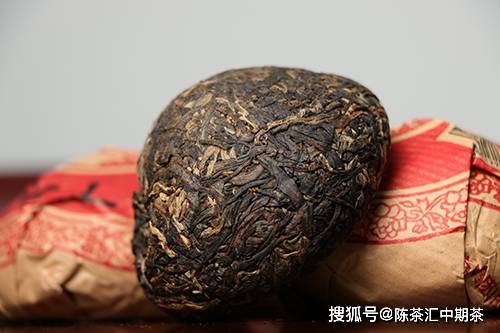 下关特级沱茶和甲级沱茶的区别：哪款更好喝？