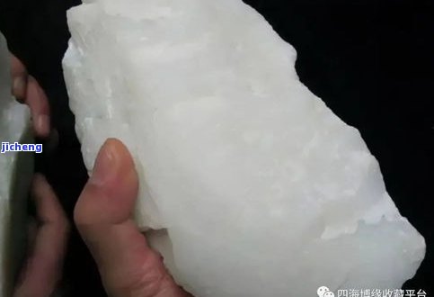 和田玉黑青晶体闪光现象是否正常？如何鉴别？