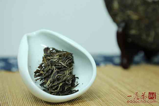 普洱布朗茶饼357克：品质、口感与价格详解