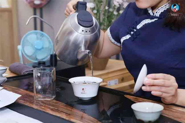 好茶叶挂杯吗？茶叶挂杯是什么情况，怎么回事，不挂杯的原因？