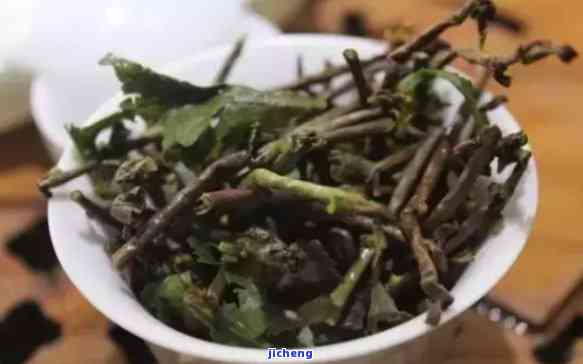 普洱茶梗茶的用途及价格：下脚料还是有益成分？能直接泡水喝吗？