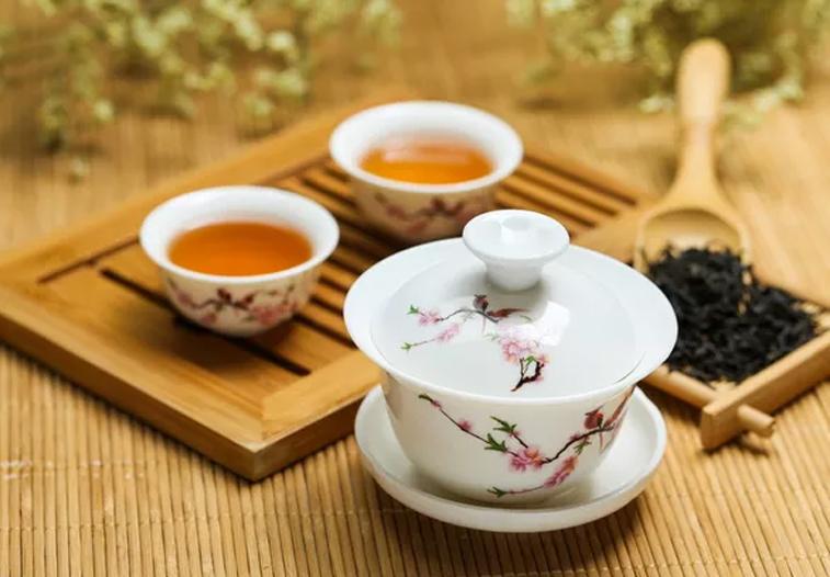 '春晓茶叶好喝吗？是什么茶？是吗？'