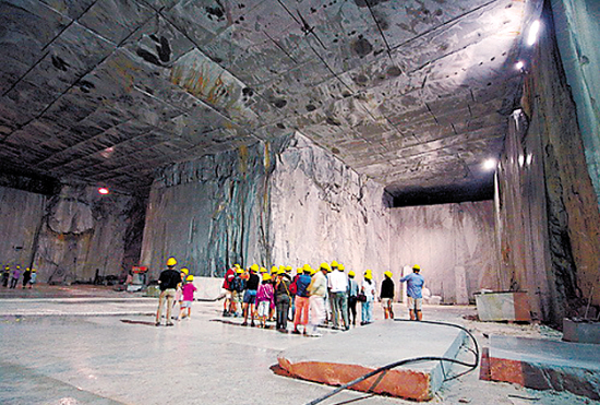 郴州玉石市场交易基地：湖南郴州玉石矿产地，多种类型价格实惠。