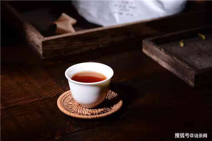 普洱茶茶饼发霉：如何识别、预防及解决方法，让你的茶品保持新