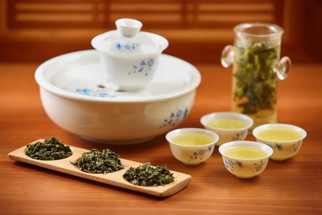 全面了解十大名茶与四大茶类：从种类到特点一应俱全