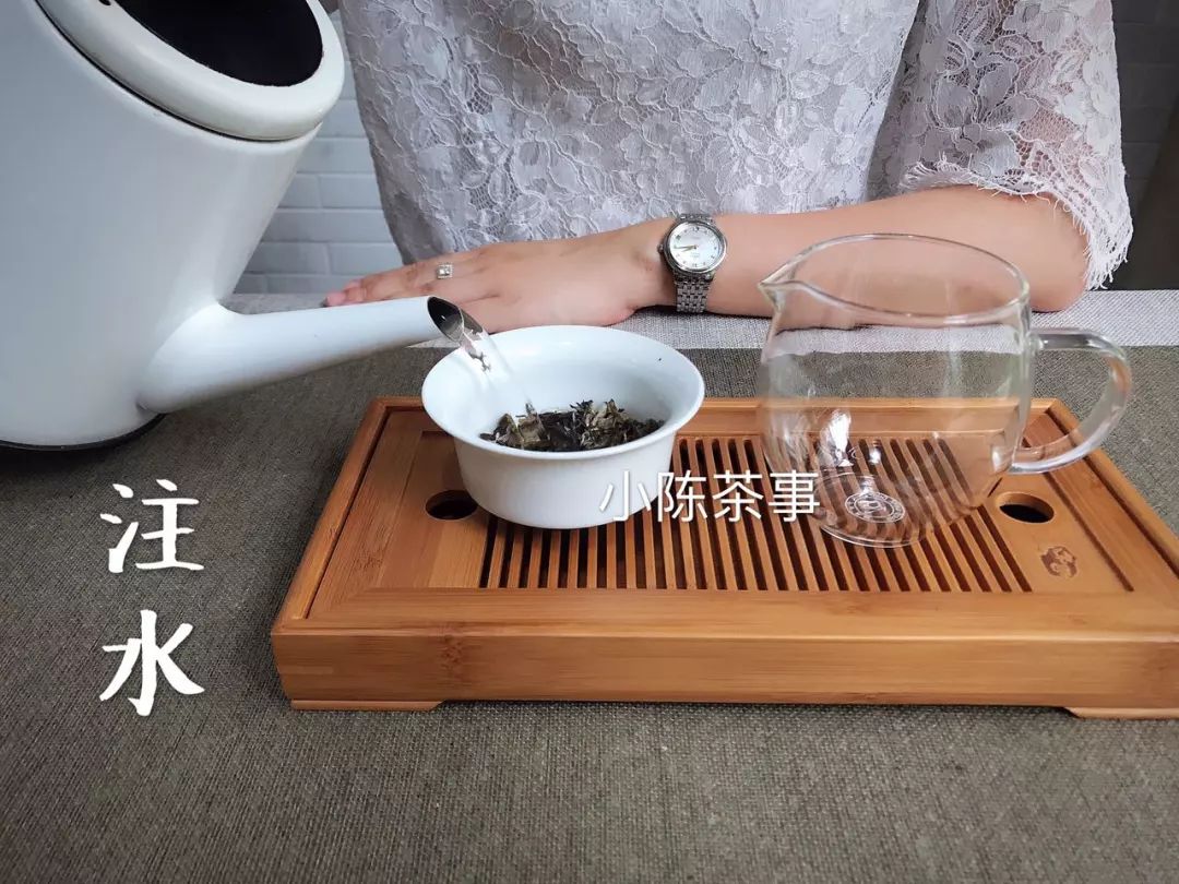 生普洱茶涩味的原因及处理方法：正常现象？如何避免？还能继续喝吗？