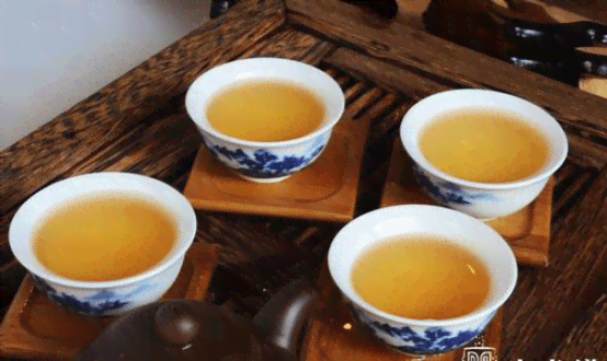 易武山普洱茶珍品生茶：古树茶韵，醇厚回