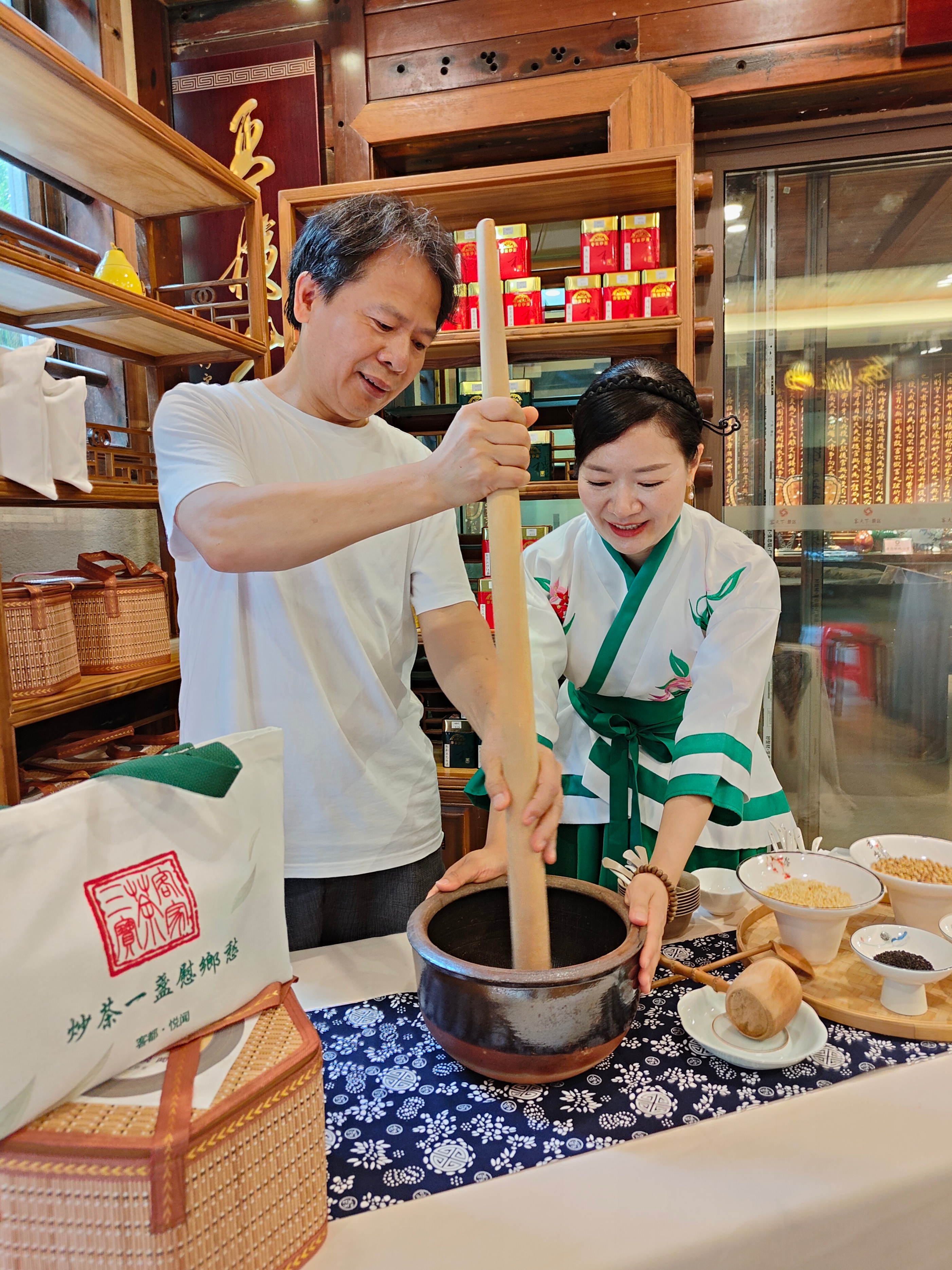 点茶的艺术：从准备到品尝的完整步骤与技巧