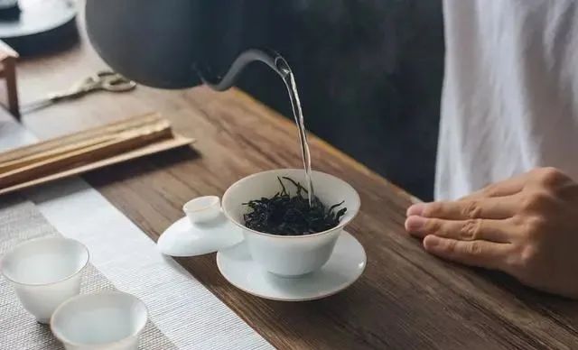 瘦人喝什么茶更有益健？探讨各种茶对体重控制的影响