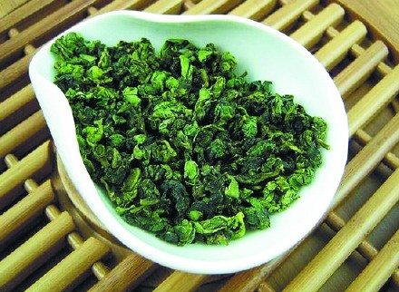 春茶与秋茶的区别：特点、颜色与形态