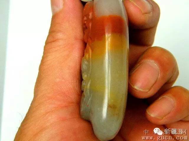 新疆彩玉品质鉴别与购买指南：了解彩玉的优劣与选购技巧