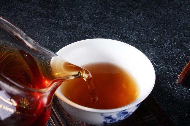 勐海沱茶：品味生茶与熟茶的独特风味，了解二者之间的差异与选择