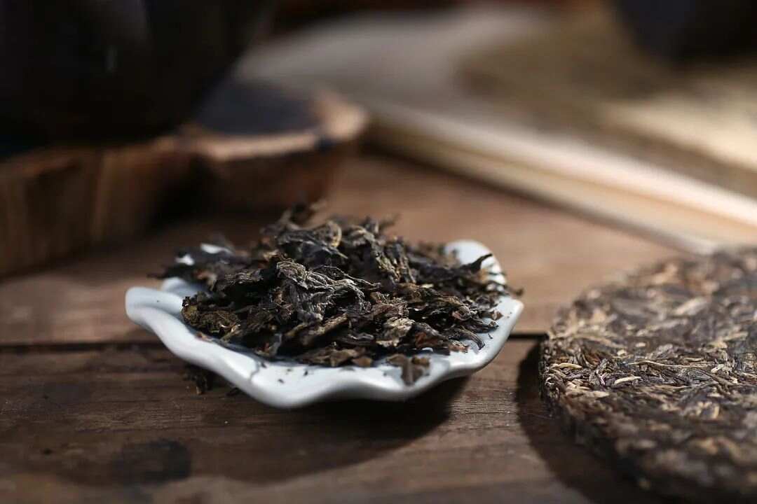 普洱茶香味是天然还是人工制作？