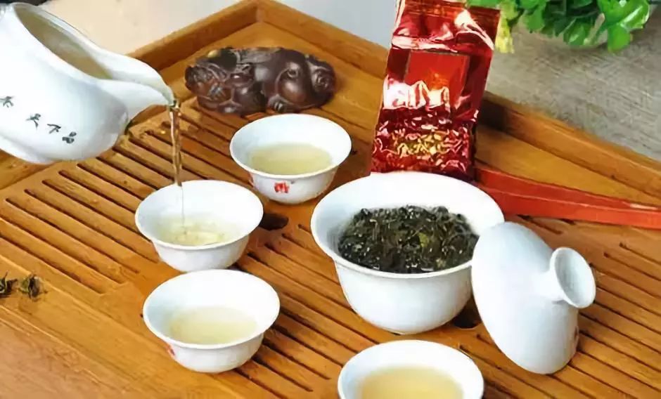 何首乌和茶叶可以一起泡茶吗？如何制作这种茶饮？