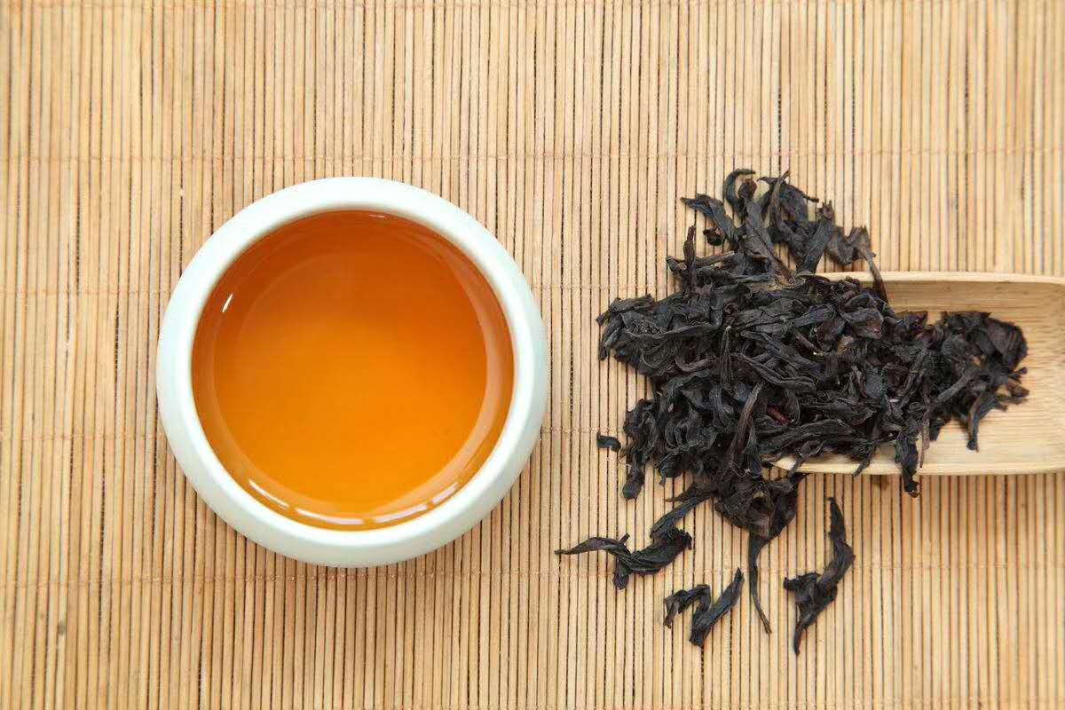 高血压喝红茶的好处与坏处：喝红茶对高血压患者有好处，但需适量。