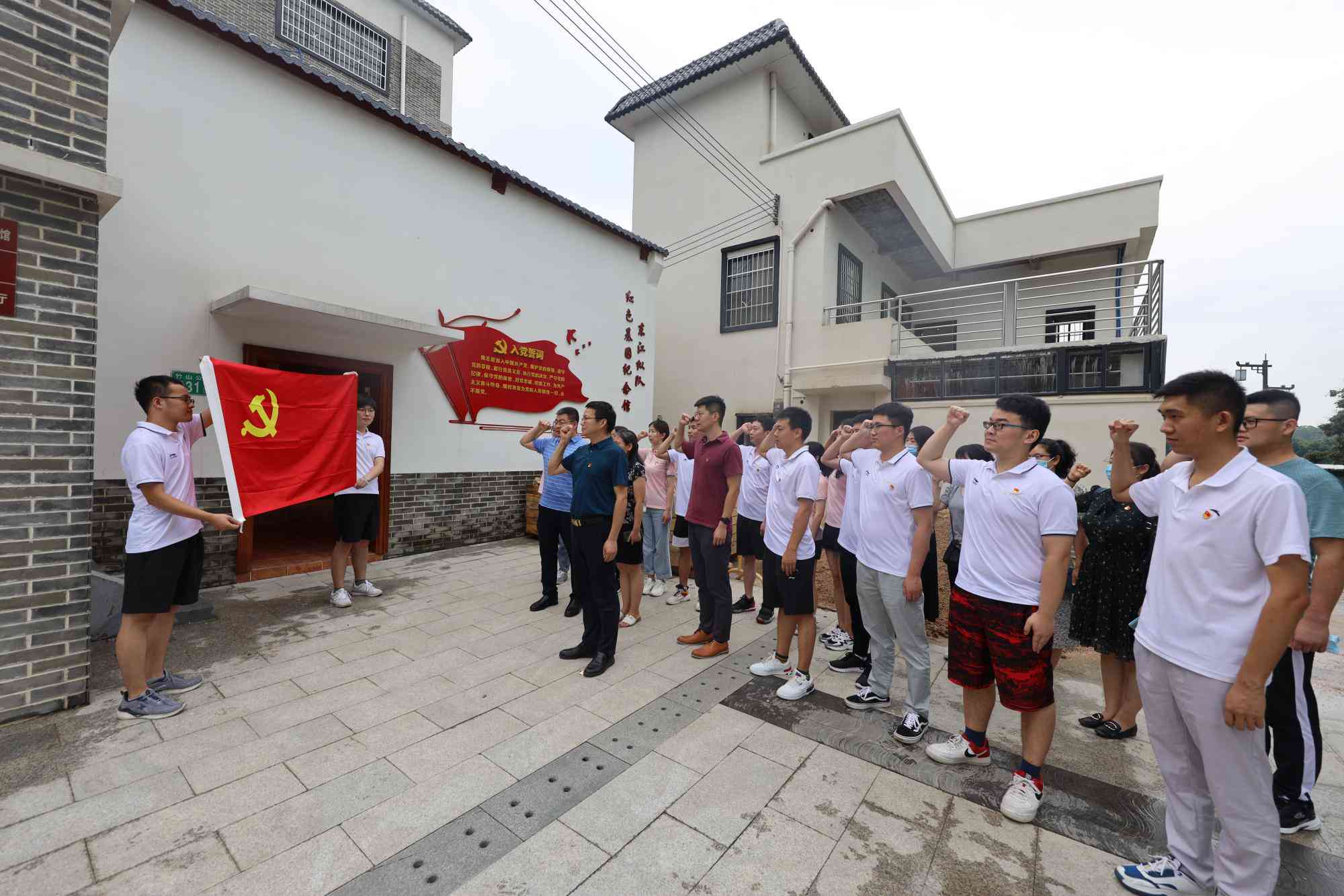 乌拉圭红万：探索这种神秘酒品的历史、产地、口感和制作过程