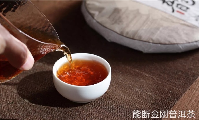 普洱茶：十大名茶之一？排名依据与争议解析