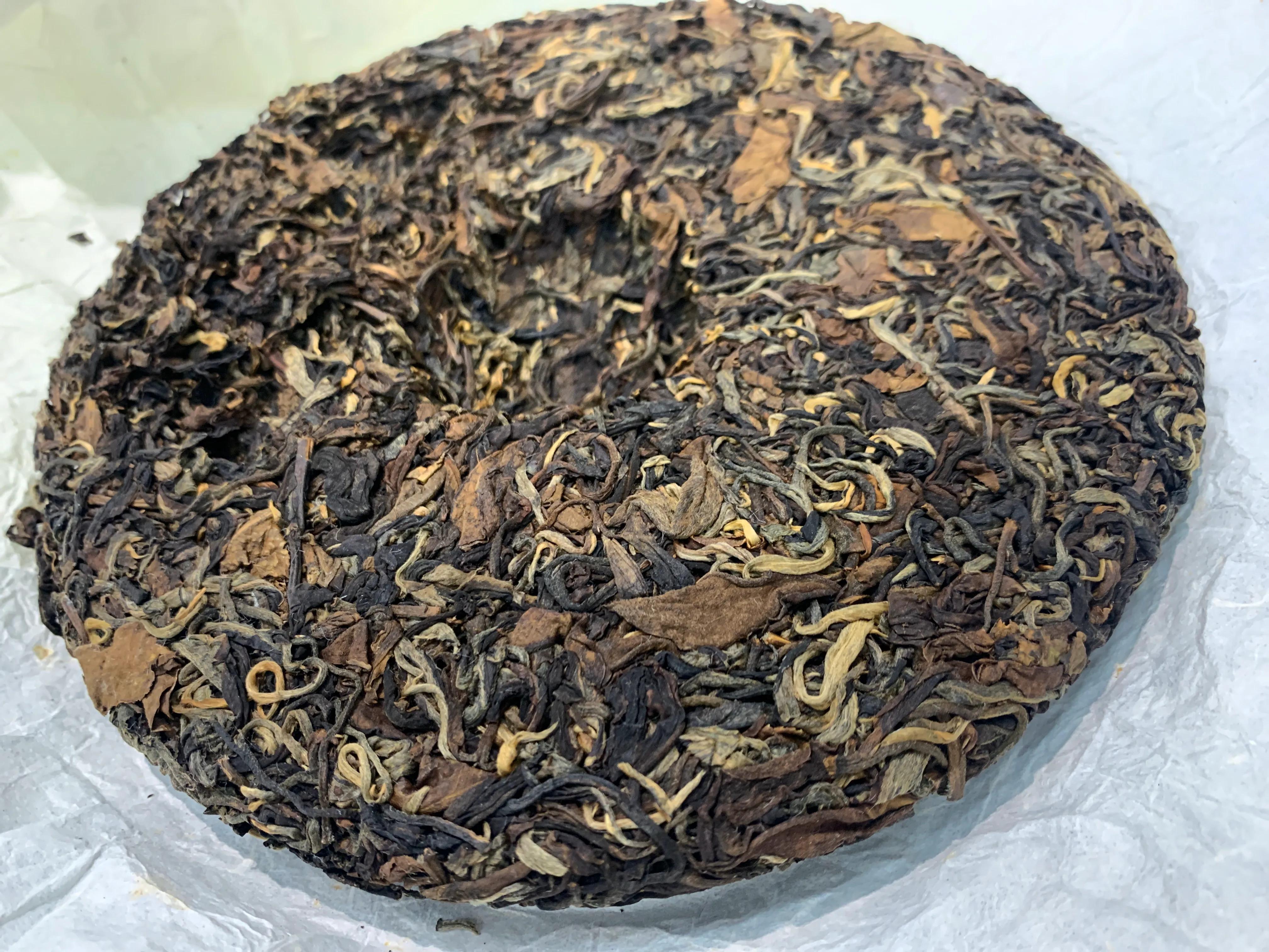 红茶和普洱茶选哪个好：普洱茶与红茶的区别及口感对比