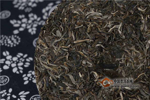 布朗山大叶普洱茶：古树之魂，熟茶之王