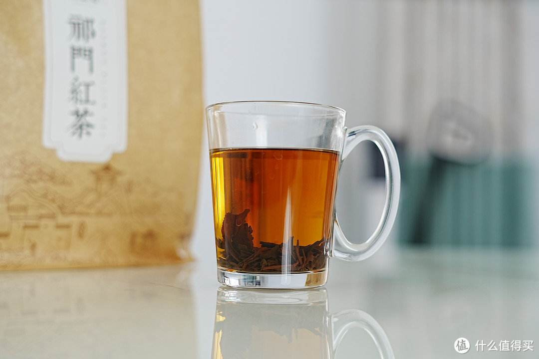 茶的六个基本分类：绿茶、红茶、乌龙茶、白茶、黄茶、黑茶。