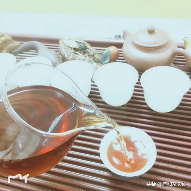 普洱茶的外观特征及其品鉴方法：一场视觉与嗅觉的宴