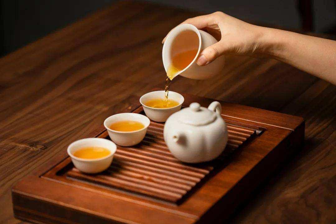 冬日暖心：品茶水的多重益处，解冻你的味蕾与健