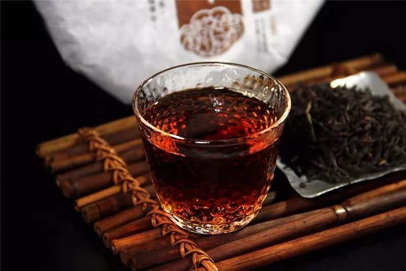 用水杯直接泡普洱茶