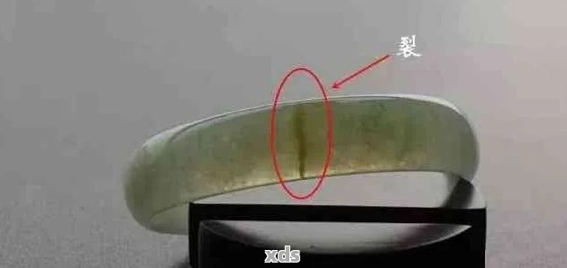 翡翠手镯子忌三种，裂纹、价格与价值，了解市场价