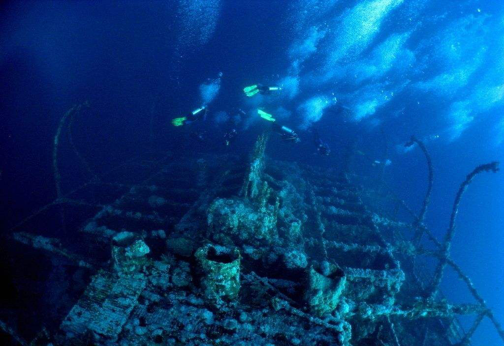 翡翠海：探索神秘的海洋宝藏与自然奇观