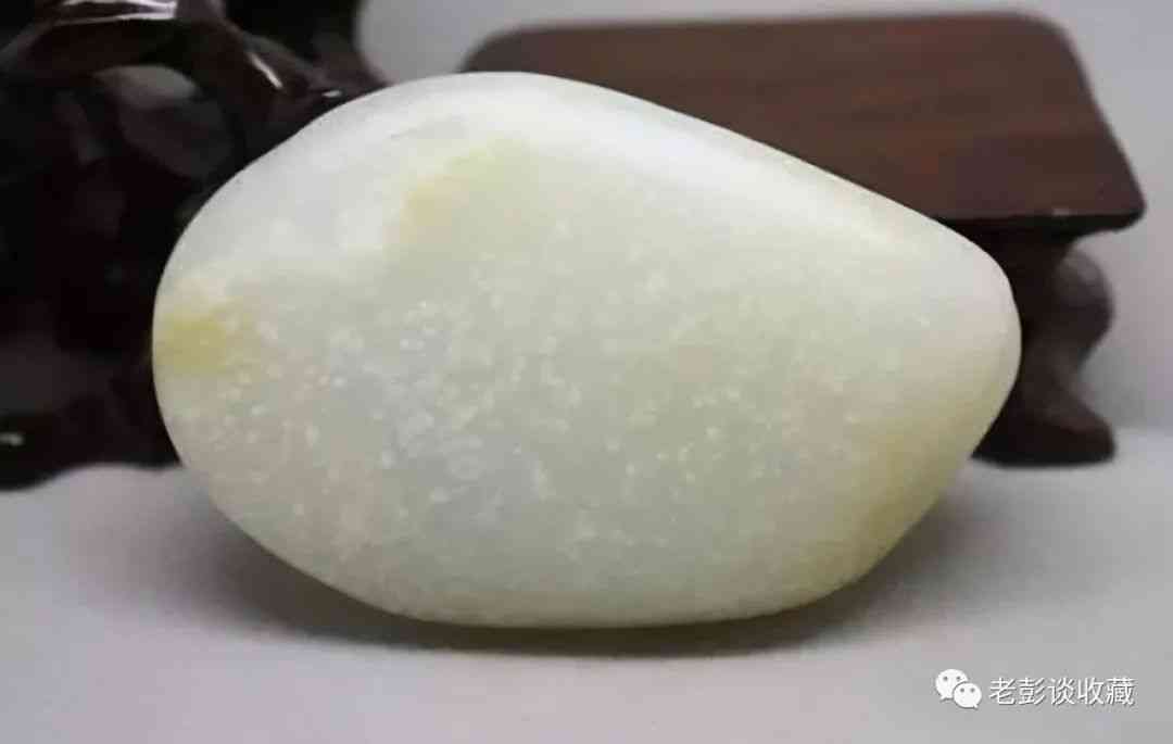 白玉里的棉絮用途解析：从装饰到工艺，全方位了解其价值与作用